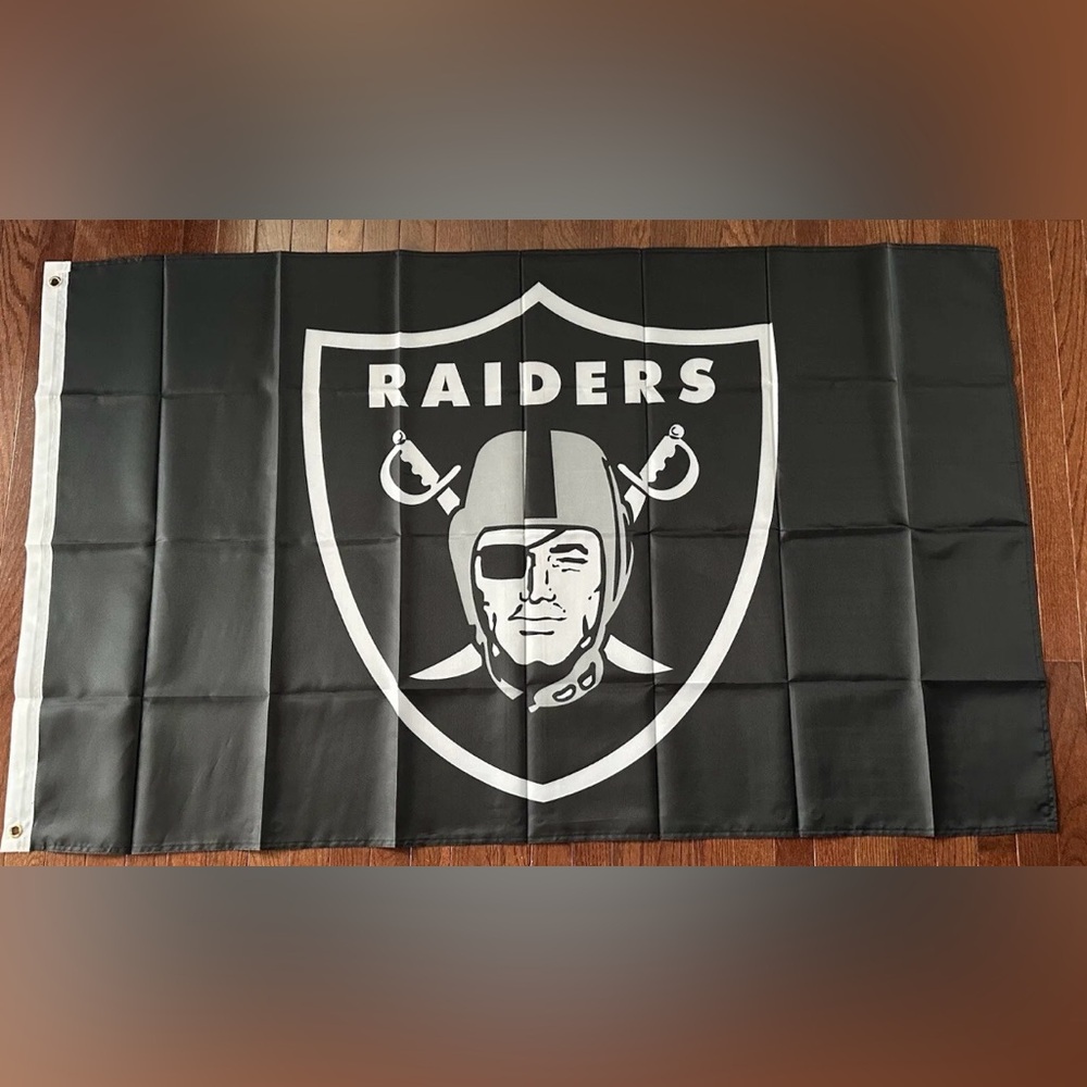 Las Vegas Raiders Flag New In Package 3x5 ft Flag Banner
New